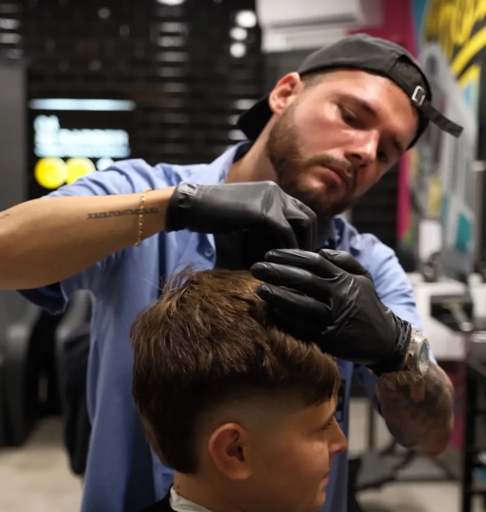 Coupe dégradée réalisée par 04 St Barber à Béziers