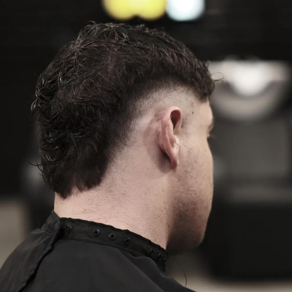 Coupe mulet moderne vue de dos avec effet dégradé marqué